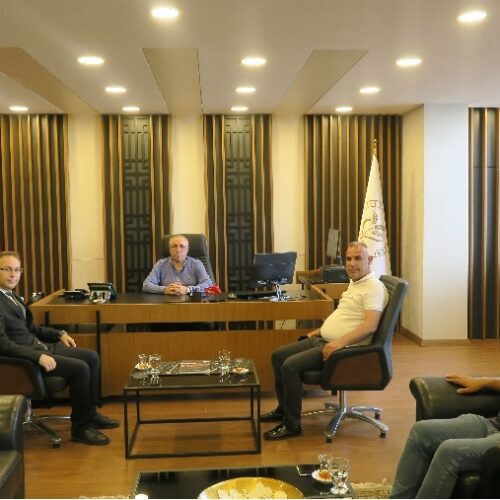 Polatlı İŞ-KUR Müdürlüğüne Atanan Sn Abdurrahman ENGİN Başkanımız Sn Yahya TOPLU’yu makamında ziyaret etti…