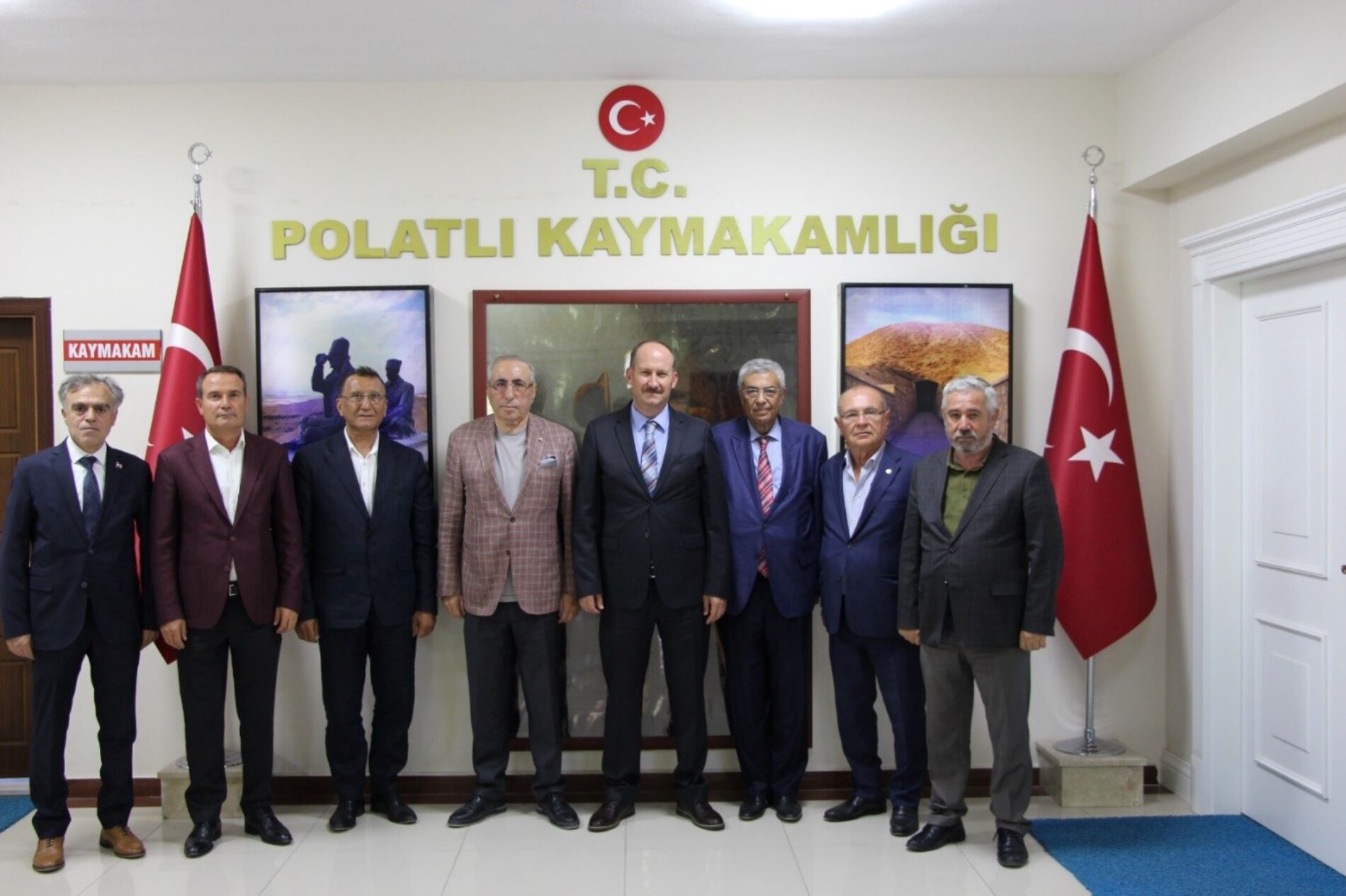 Başkanımız Sn Yahya TOPLU, Meclis Başkanımız Sn Ali ŞEREN ve Yönetim Kurulu Üyelerimiz ile Beraber Polatlı Kaymakamı Sn Atilla KANTAY’ı Makamında ziyaret ettiler…