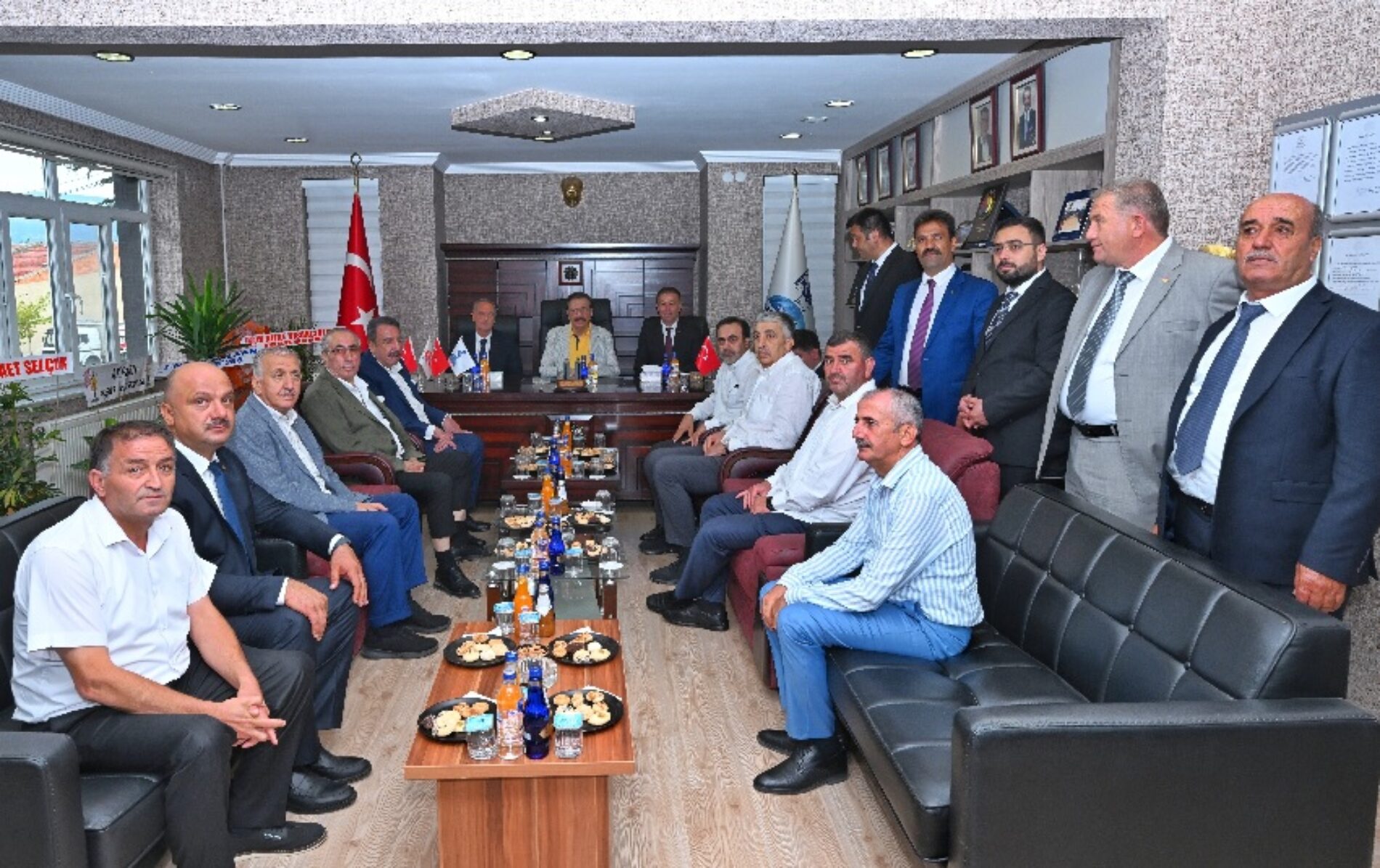 Başkanımız Sn Yahya TOPLU Akşehir Ticaret Borsası Başkanı Merhum Sn Mustafa DOĞRU’nun Ailesine ve Akşehir Ticaret Borsası Meclis Üyelerine Taziye Ziyaretinde bulundu…