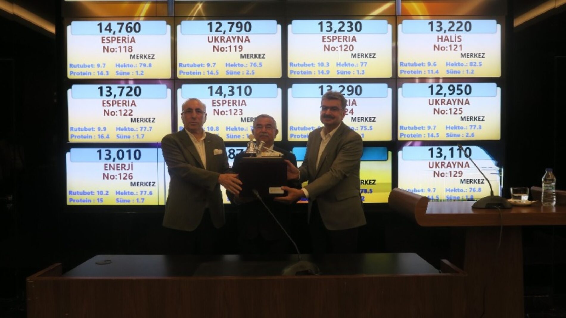 Cumhurbaşkanlığı Yüksek İstişare Kurulu Üyesi Sn İsmet Yılmaz, MHP Genel Başkan Yrd. ve Ankara Milletvekili Sn Mevlüt Karakaya ile AK Parti Konya Milletvekili Sn Orhan Erdem, Başkanımız Sn Yahya TOPLU’yu Makamında Ziyaret Etti…