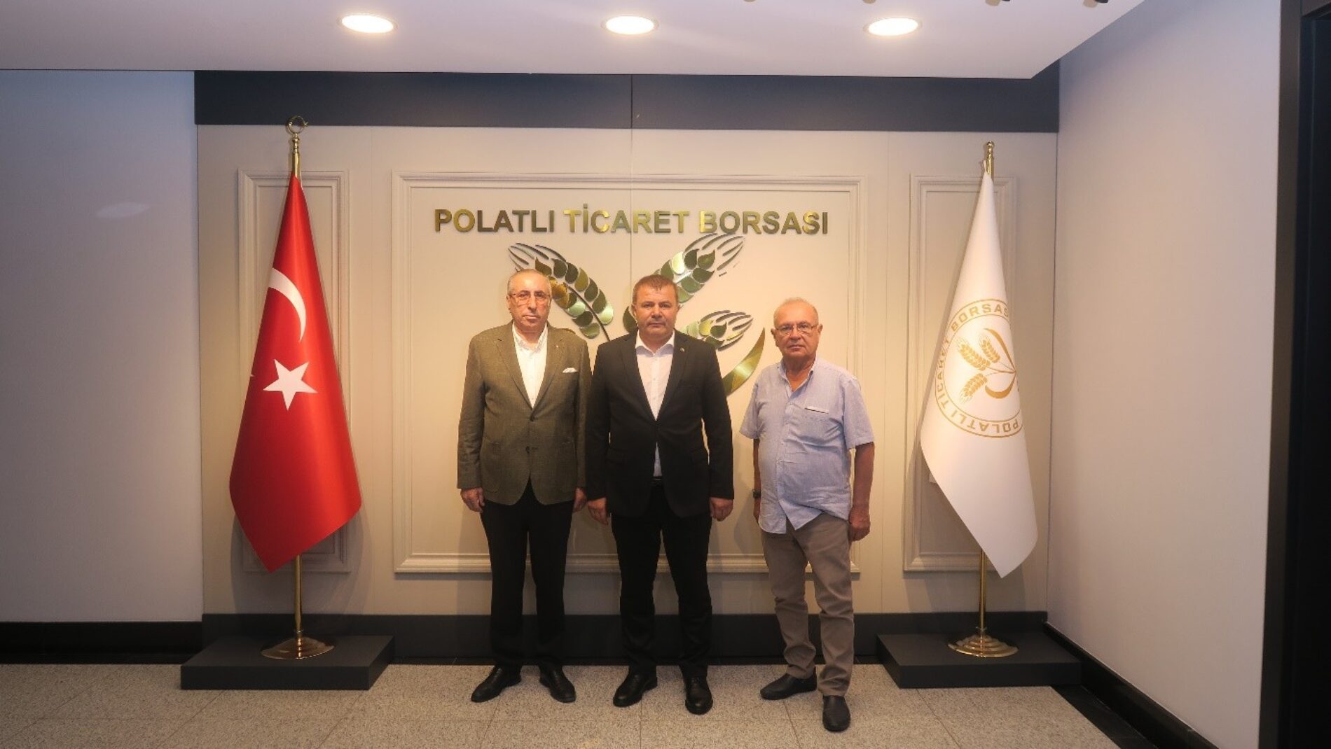 Sakarya Ticaret Borsası Yönetim Kurulu Başkanı Sn Mustafa GENÇ, Başkanımız Sn Yahya TOPLU’yu Makamında Ziyaret etti…